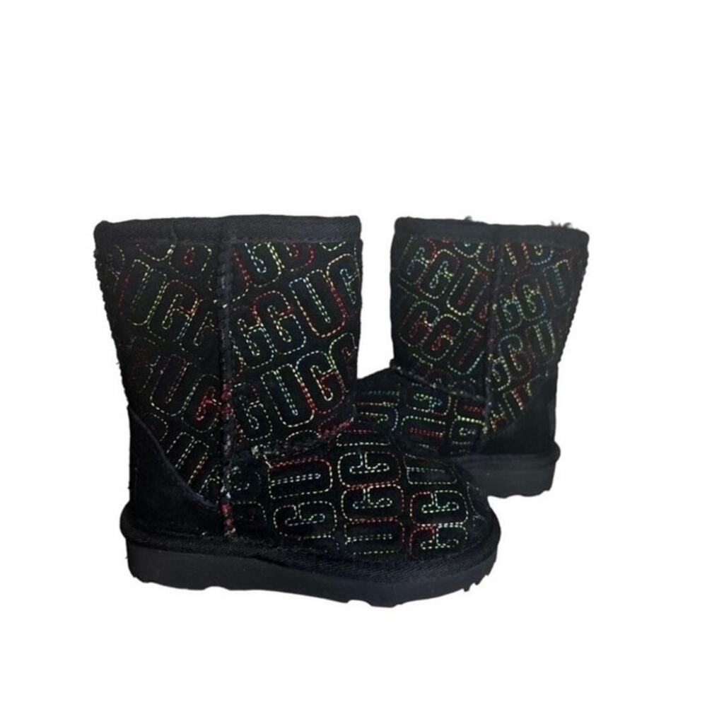 UGG Classic II Graphic Stitch Short Boots Baby size 6